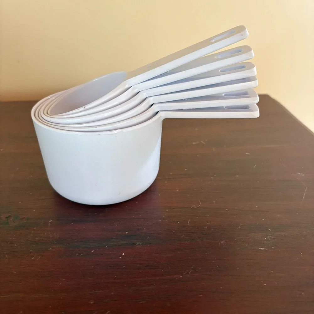 Set of 6 Williams Sonoma Measuring Cups